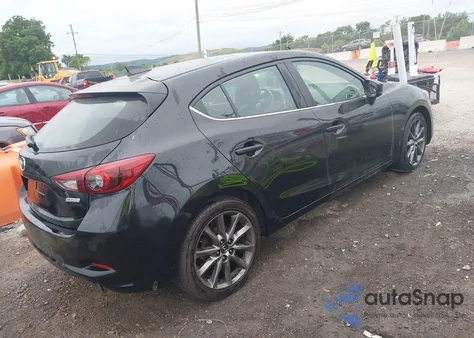 2018 Mazda Mazda3 Grand Touring z USA, uszkodzony, nr VIN 3MZBN1M38JM262364